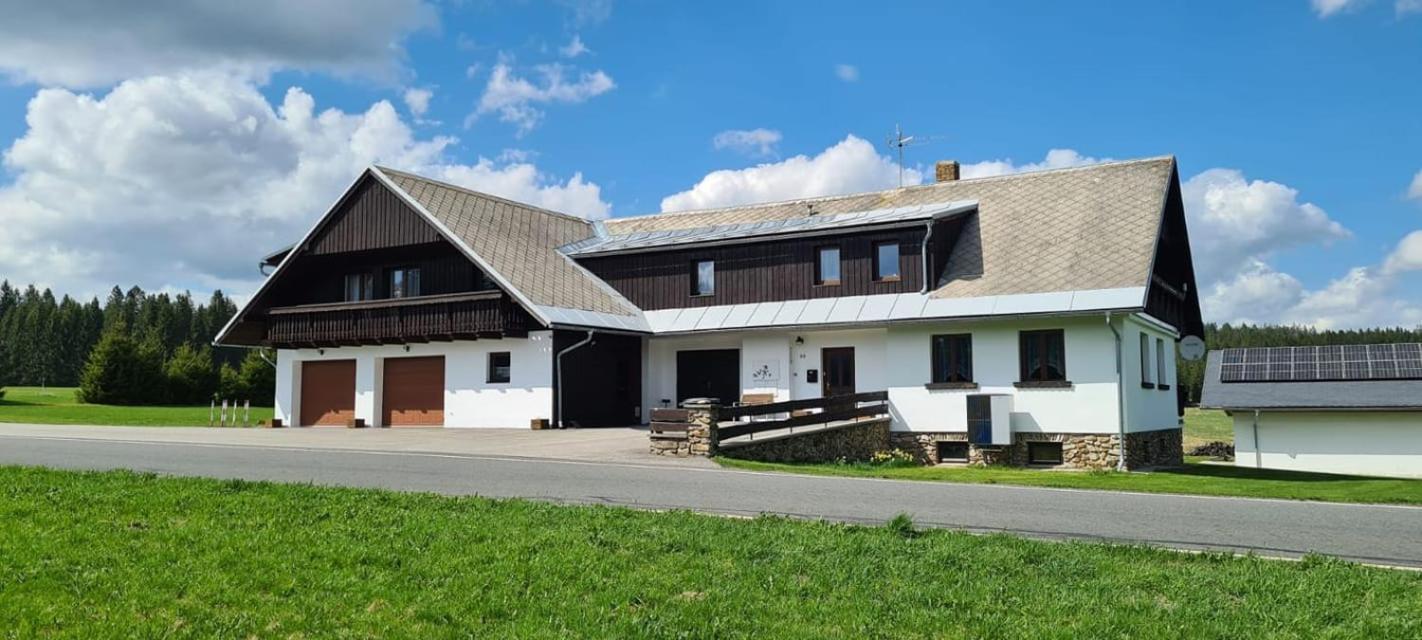 Horska Kvilda - Ubytovani U Chvalu Bagian luar foto
